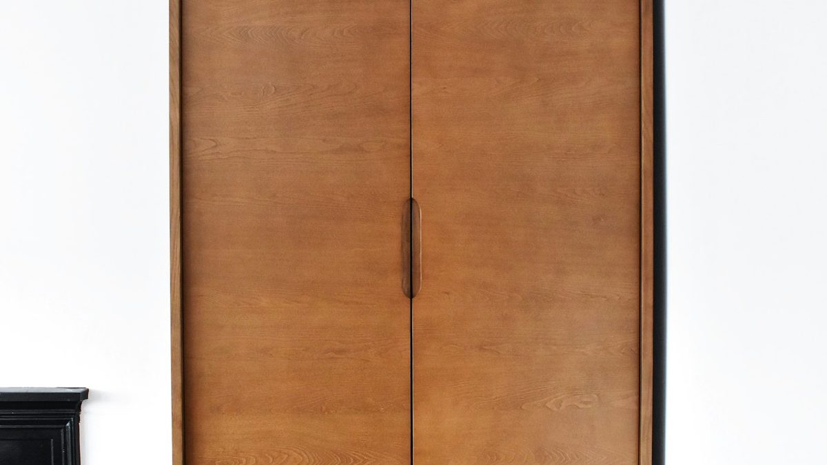 Trik Menata Walk-in Closet & Lemari Full Plafon di Kamar Tidur